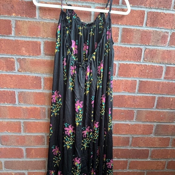 ANTHROPOLOGIE Black Motif Flounced Maxi Lounge Dress - Picture 5 of 7